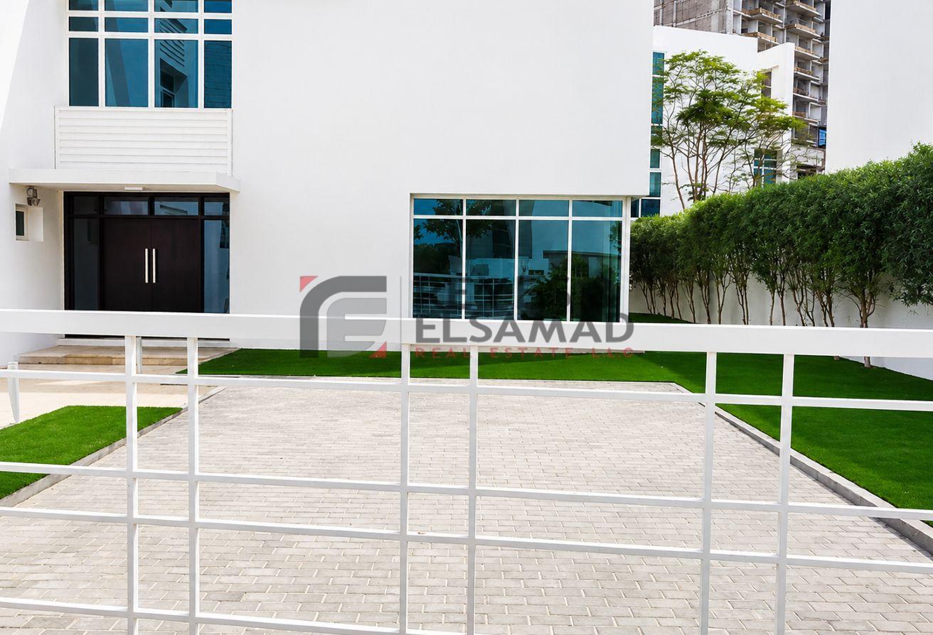Private Pool | With Study and Maid room I Elevator photo 23