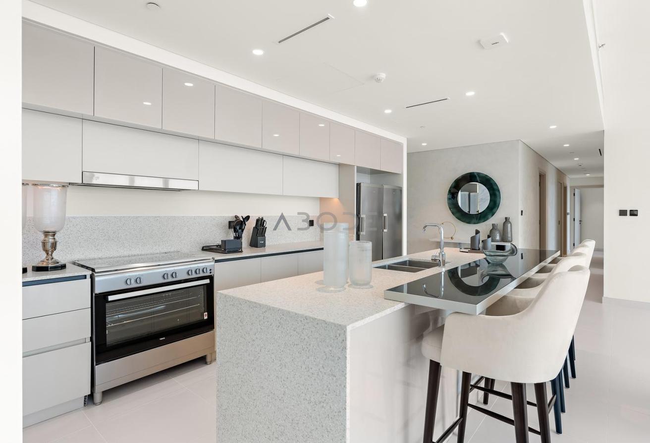 Top Floor 4BR | Marina Skyline View |Marina Vista photo 6
