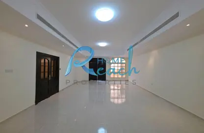 Villa - 5 Bedrooms - 6 Bathrooms for rent in Al Mushrif - Abu Dhabi