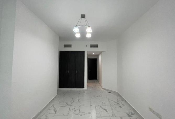 77400382 - Property Image 3