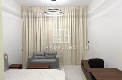 Apartment - 1 Bathroom for rent in The Gate - Masdar City - Abu Dhabi