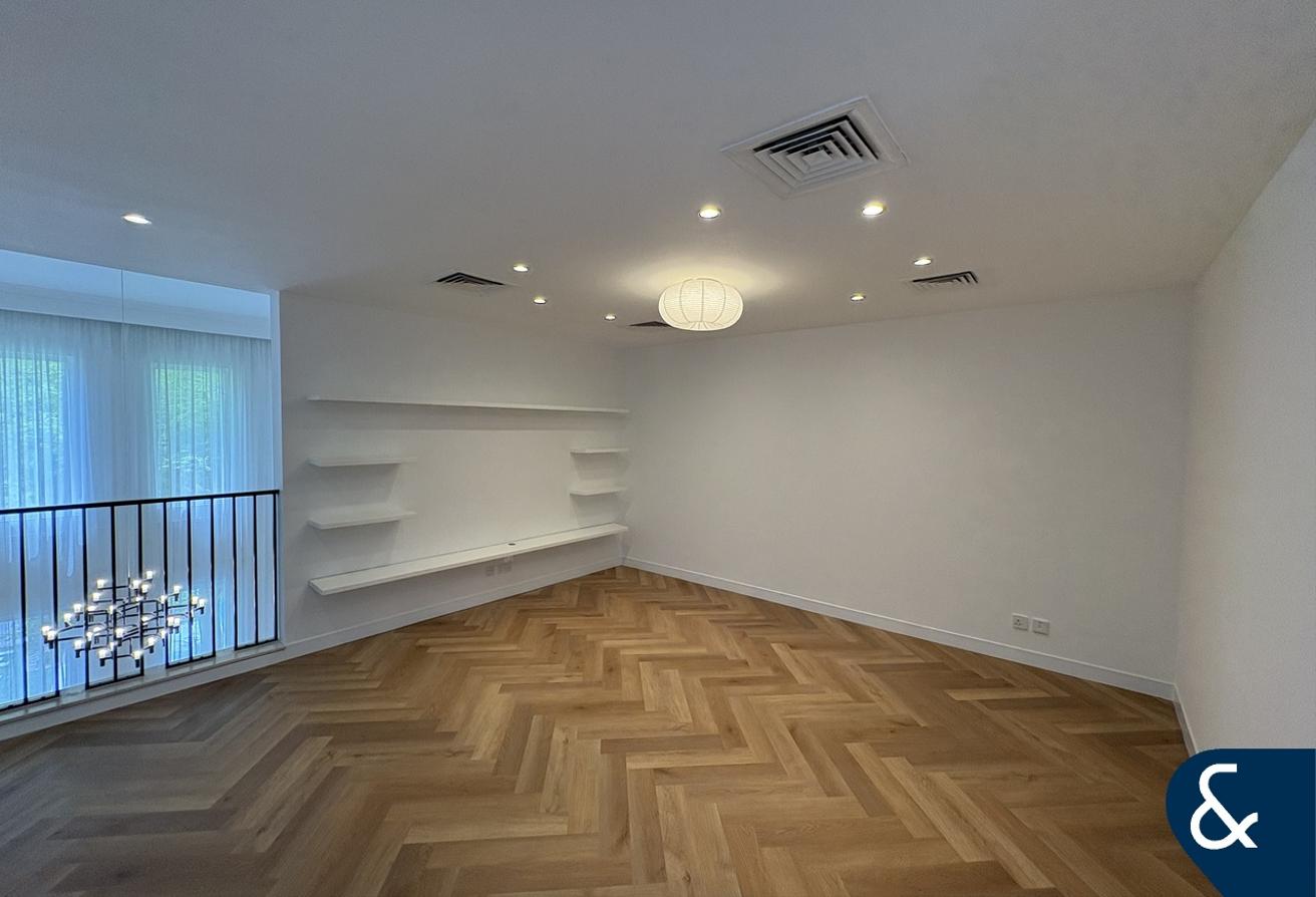 Fully Upgraded | 4 Bed+Maid | Rare to Market photo 8
