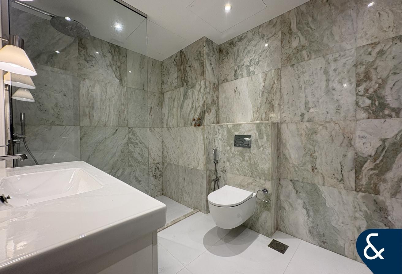 Fully Upgraded | 4 Bed+Maid | Rare to Market photo 11