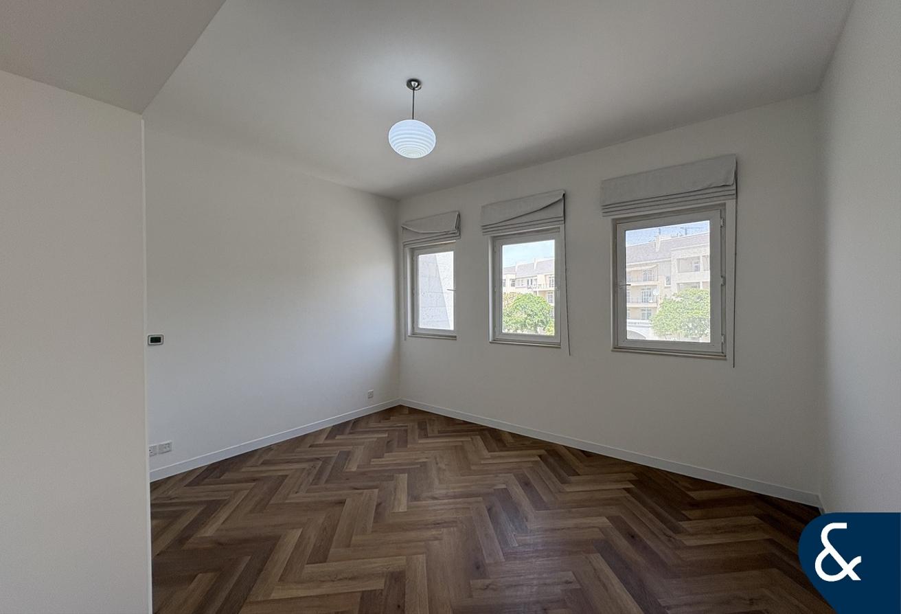 Fully Upgraded | 4 Bed+Maid | Rare to Market photo 22
