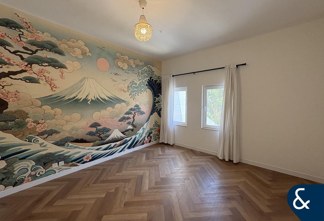 Fully Upgraded | 4 Bed+Maid | Rare to Market photo 12