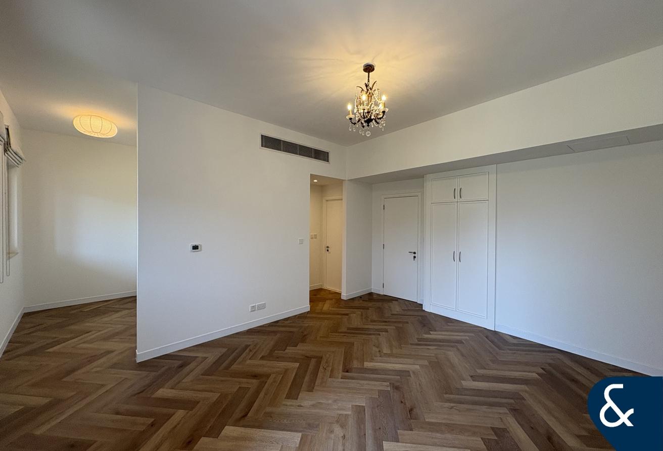 Fully Upgraded | 4 Bed+Maid | Rare to Market photo 15