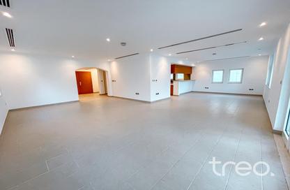 Villa - 3 Bedrooms - 4 Bathrooms for sale in Regional Large - Regional - Jumeirah Park - Dubai