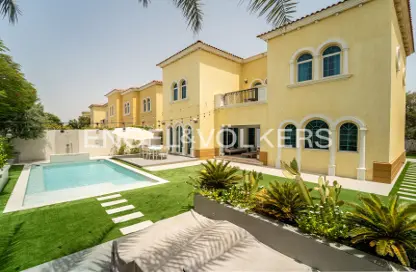Villa - 3 Bedrooms - 5 Bathrooms for sale in District 8 - Jumeirah Park - Dubai