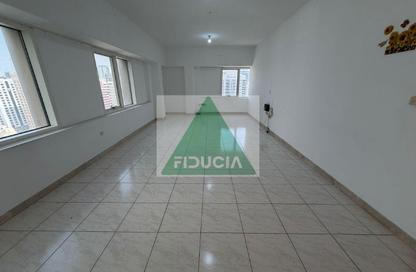 Apartment - 3 Bedrooms - 3 Bathrooms for rent in Hamdan Street - Abu Dhabi