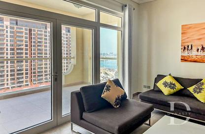 Apartment - 2 - 2 for rent in Al Das - Shoreline Apartments - Palm Jumeirah - Dubai