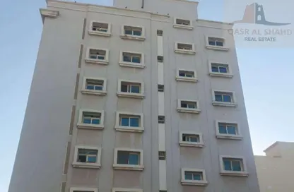 عمارة بالكامل - 8 غرف نوم - 8 حمامات للبيع في القليعة - الشرق - الشارقة