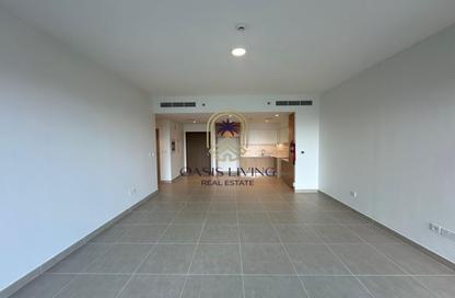 Apartment - 2 Bedrooms - 2 Bathrooms for rent in Seagate Building 1 - Seagate - Mina Rashid - Dubai