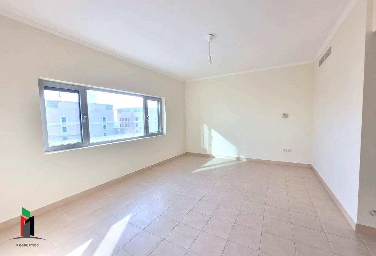 Chiller Free l Upgraded l Vacant l Spacious Layout photo 7