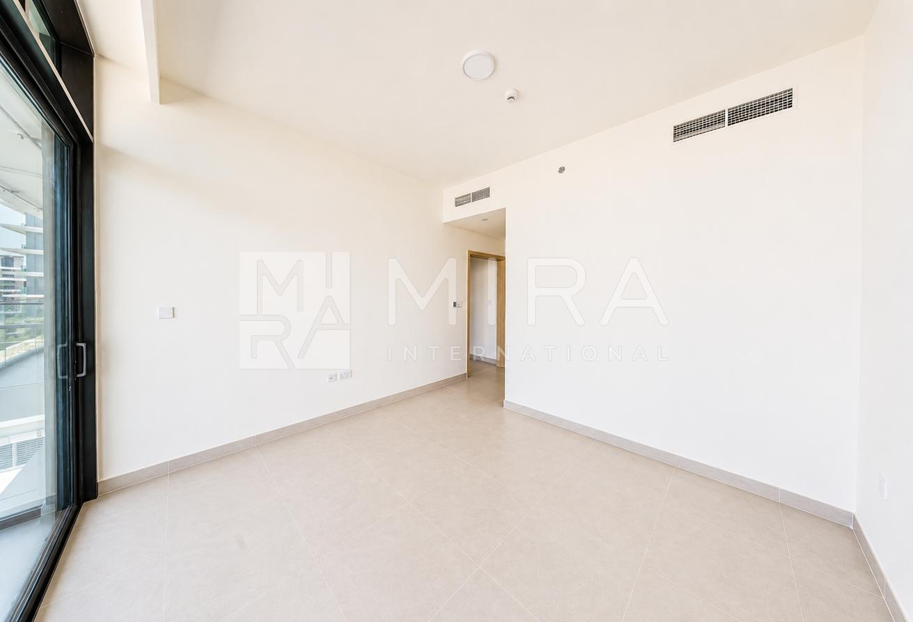 Highest Floor | Semi Furnished | Chiller-Free photo 5