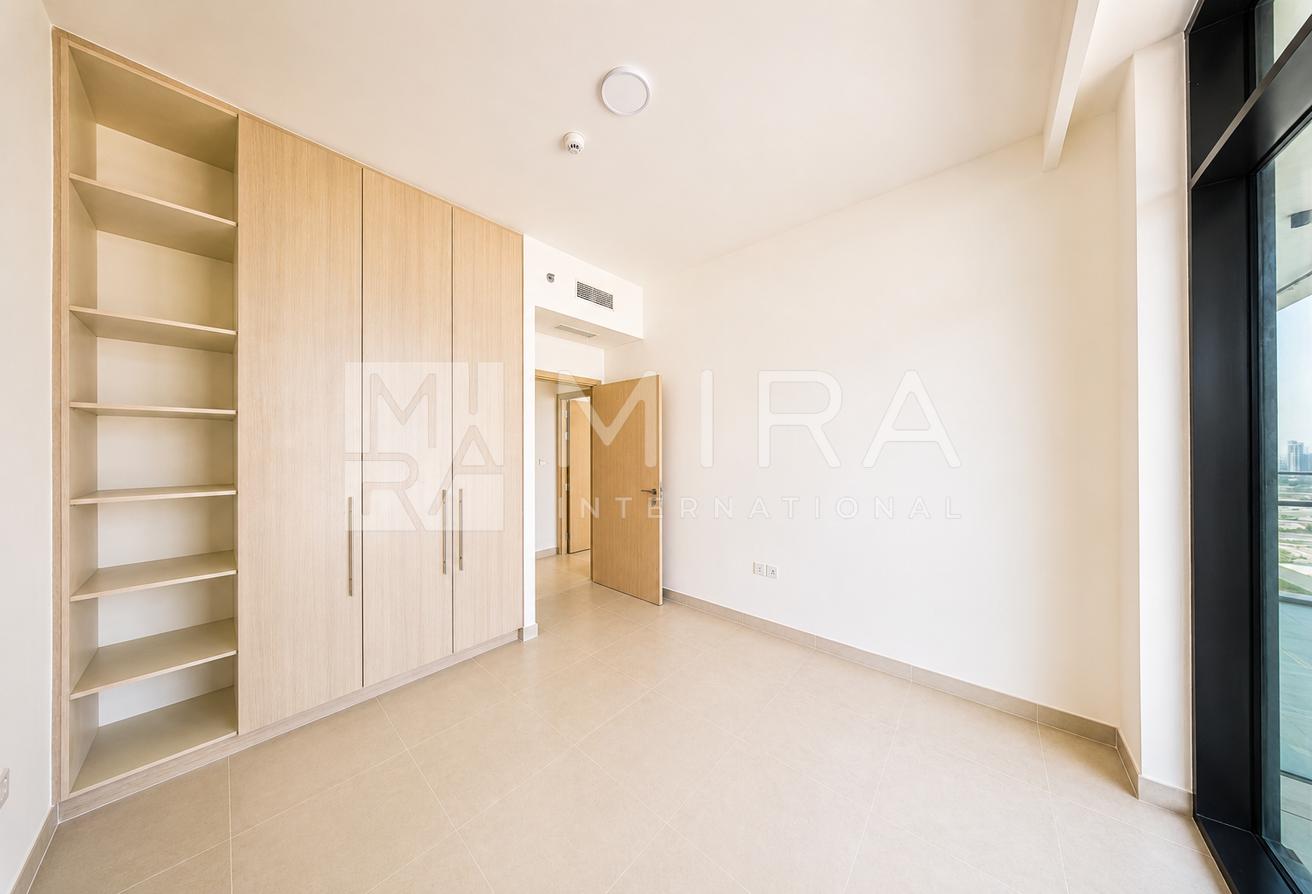 Highest Floor | Semi Furnished | Chiller-Free photo 11
