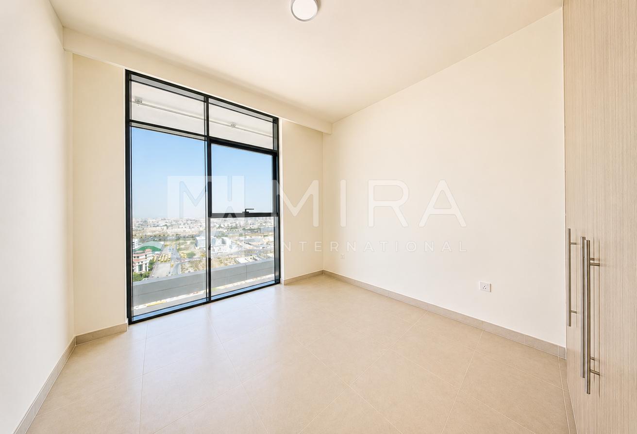 Highest Floor | Semi Furnished | Chiller-Free photo 9