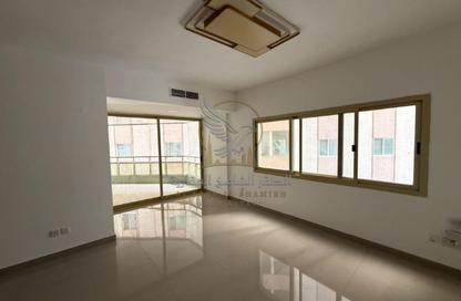 Apartment - 2 - 3 for rent in Al Majaz 2 - Al Majaz - Sharjah