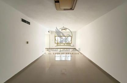 Apartment - 2 - 3 for rent in Al Majaz 2 - Al Majaz - Sharjah