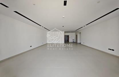 Apartment - 3 Bedrooms - 4 Bathrooms for sale in Al Khan - Sharjah