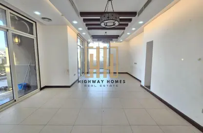 فيلا - 4 غرف نوم - 6 حمامات للايجار في الرفاعة - الحيرة - الشارقة