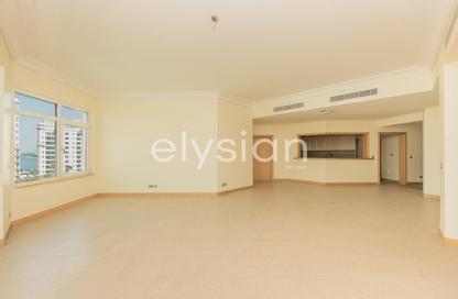 Apartment - 3 Bedrooms - 4 Bathrooms for sale in Al Tamr - Shoreline Apartments - Palm Jumeirah - Dubai