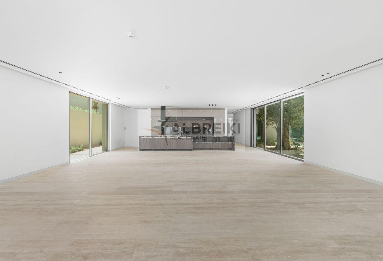 Brand New 5 BR| Iconic Design| Luminous Interior photo 3