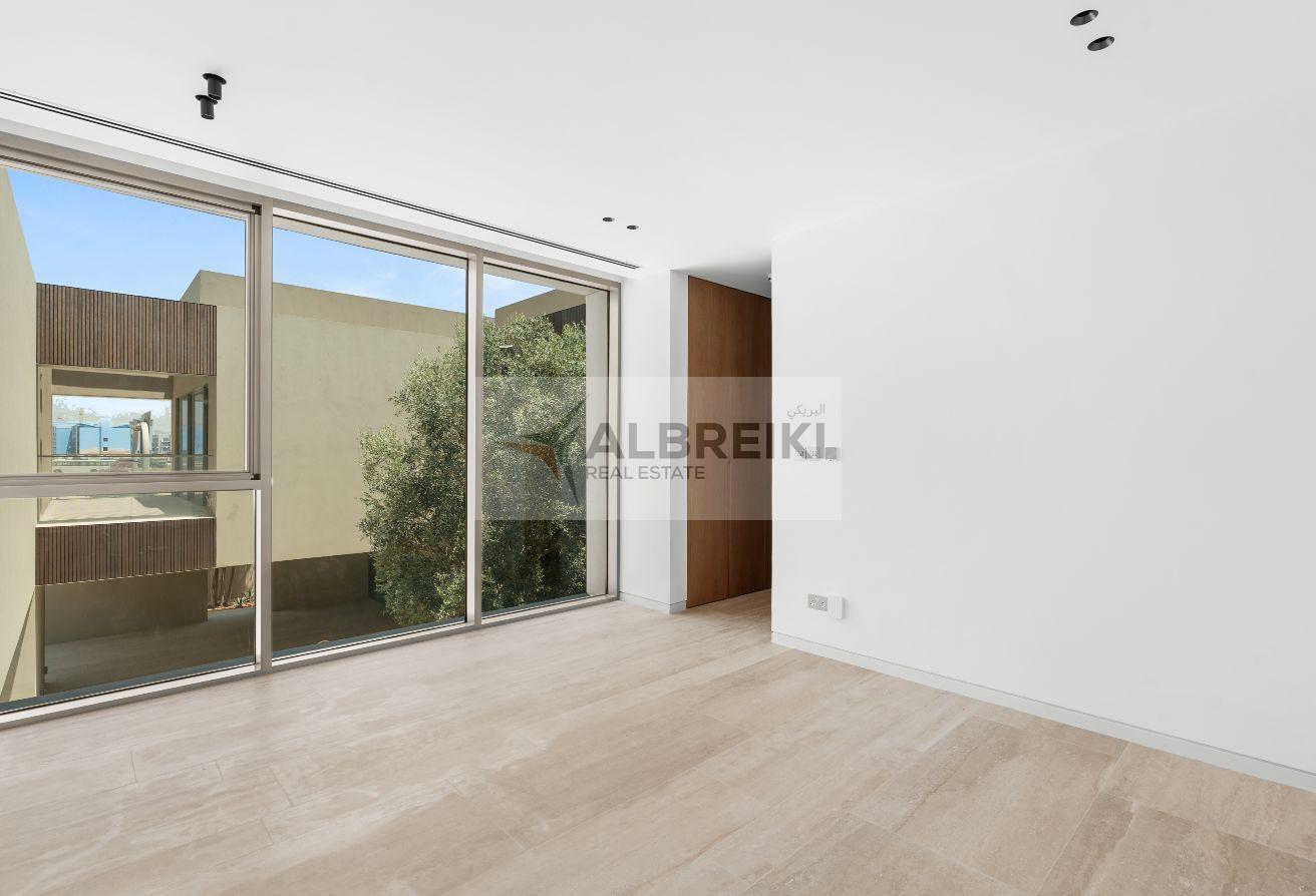 Brand New 5 BR| Iconic Design| Luminous Interior photo 4