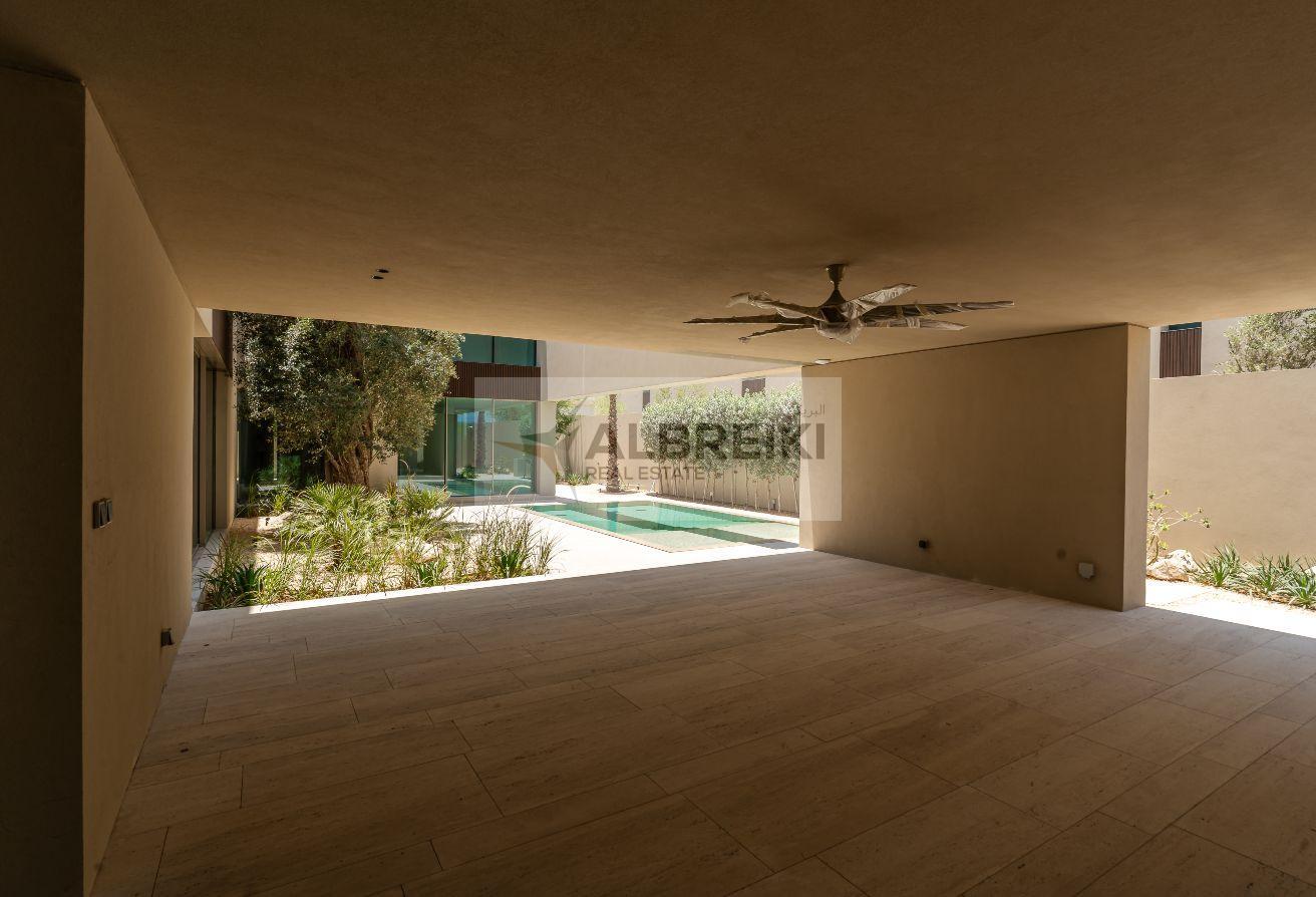 Brand New 5 BR| Iconic Design| Luminous Interior photo 22
