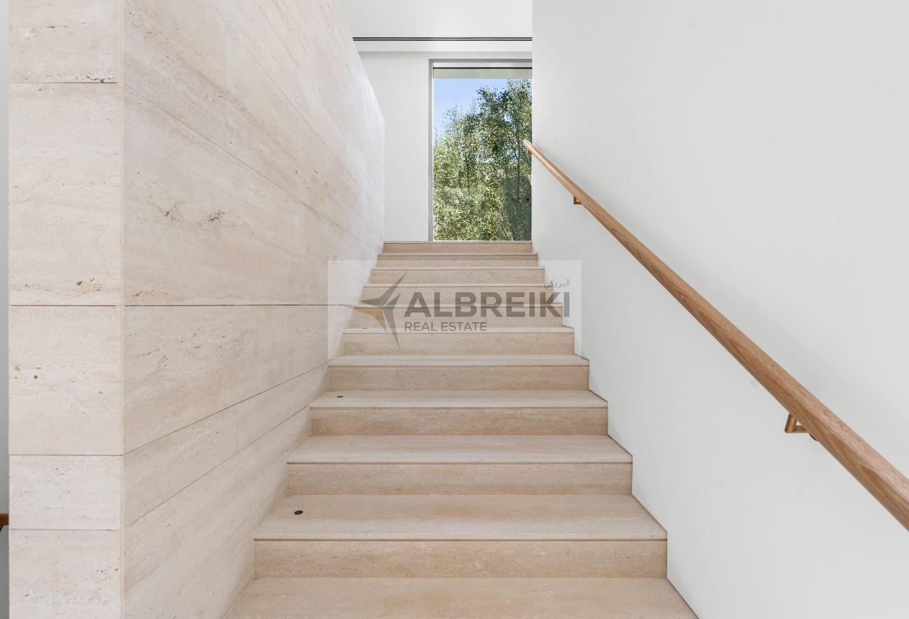 Brand New 5 BR| Iconic Design| Luminous Interior photo 12