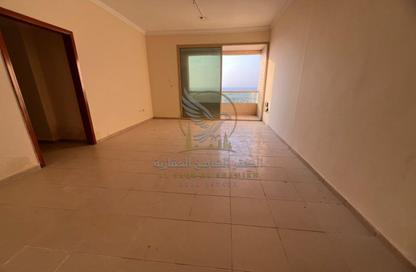 Apartment - 2 - 2 for rent in Al Qulayaa Building - Al Qulaya'ah - Al Sharq - Sharjah
