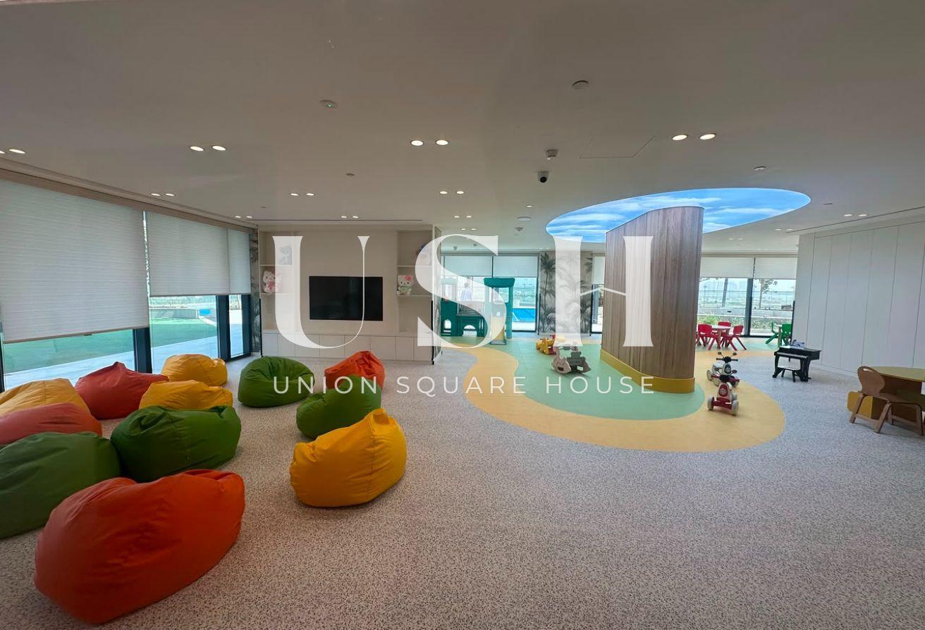 Available from 24th Sept | High Floor | Canal View photo 18