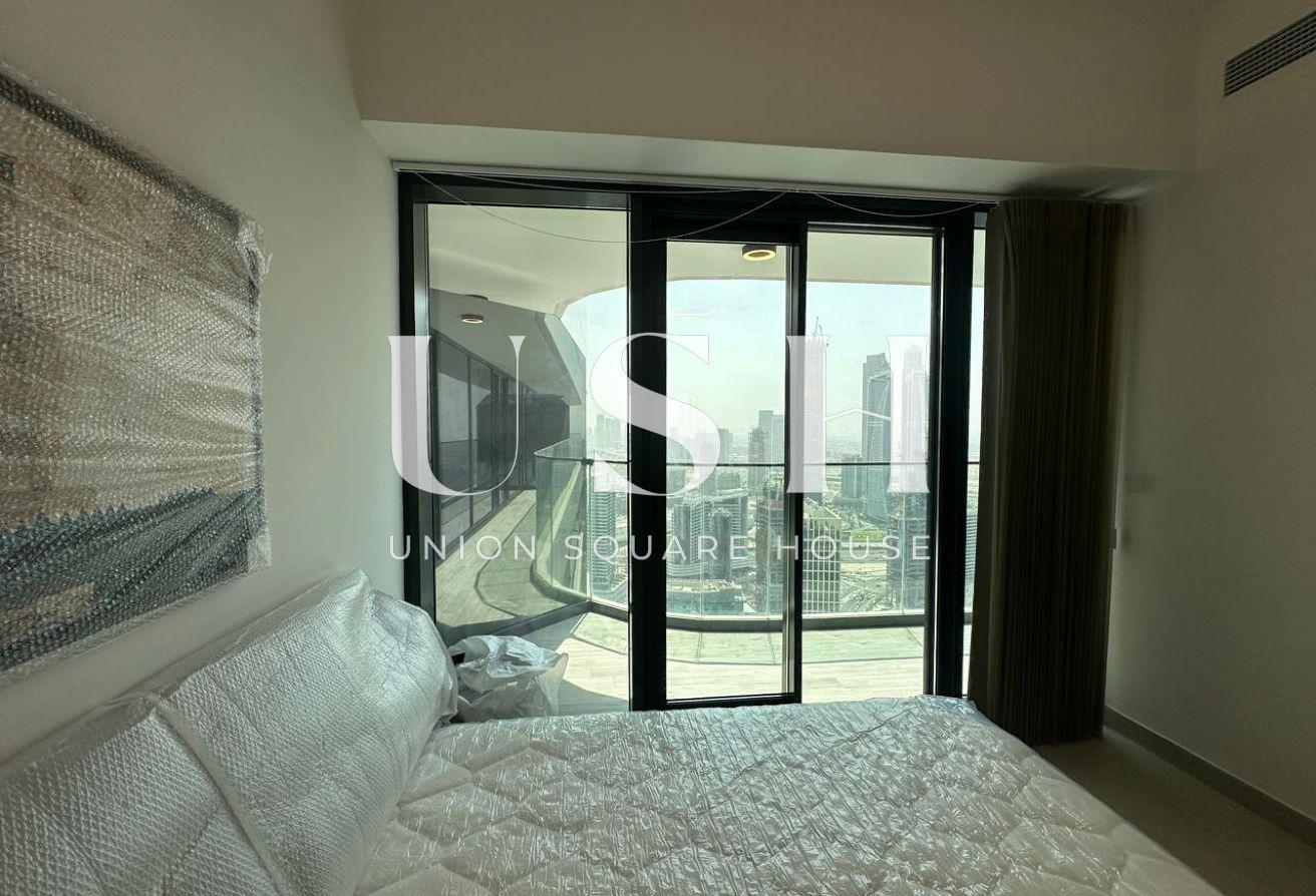 Available from 24th Sept | High Floor | Canal View photo 9