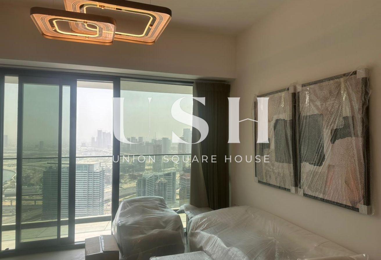 Available from 24th Sept | High Floor | Canal View photo 7