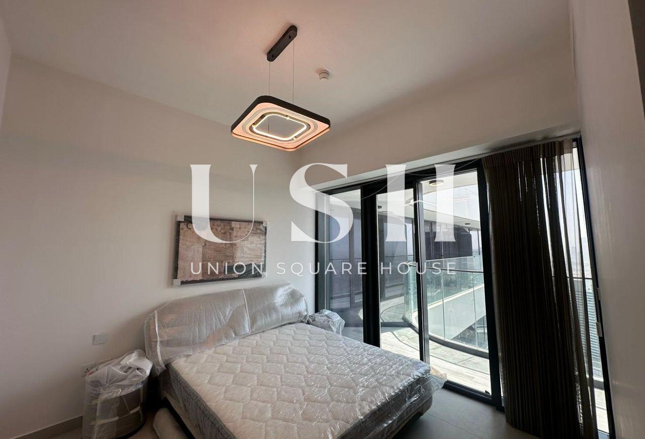 Available from 24th Sept | High Floor | Canal View photo 13