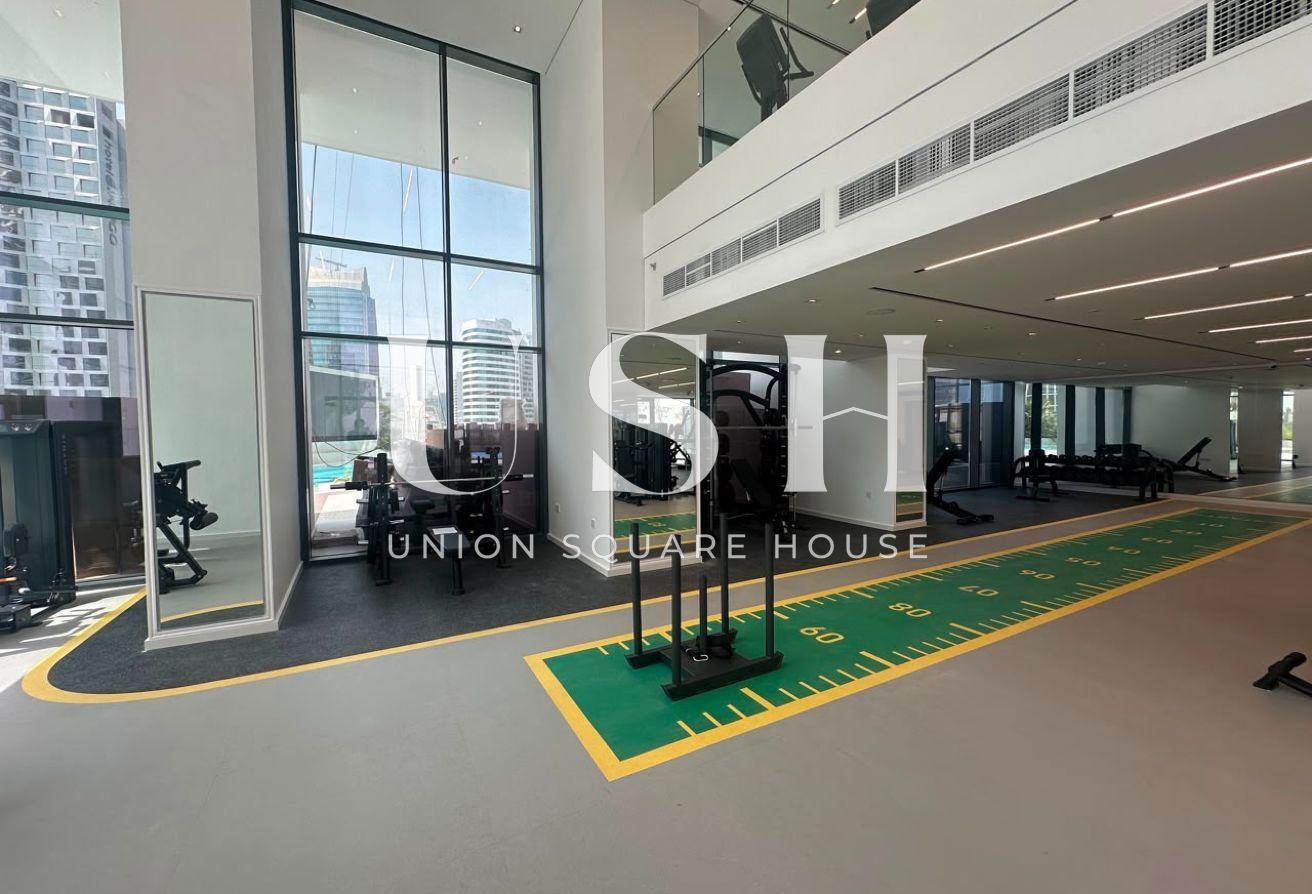 Available from 24th Sept | High Floor | Canal View photo 23
