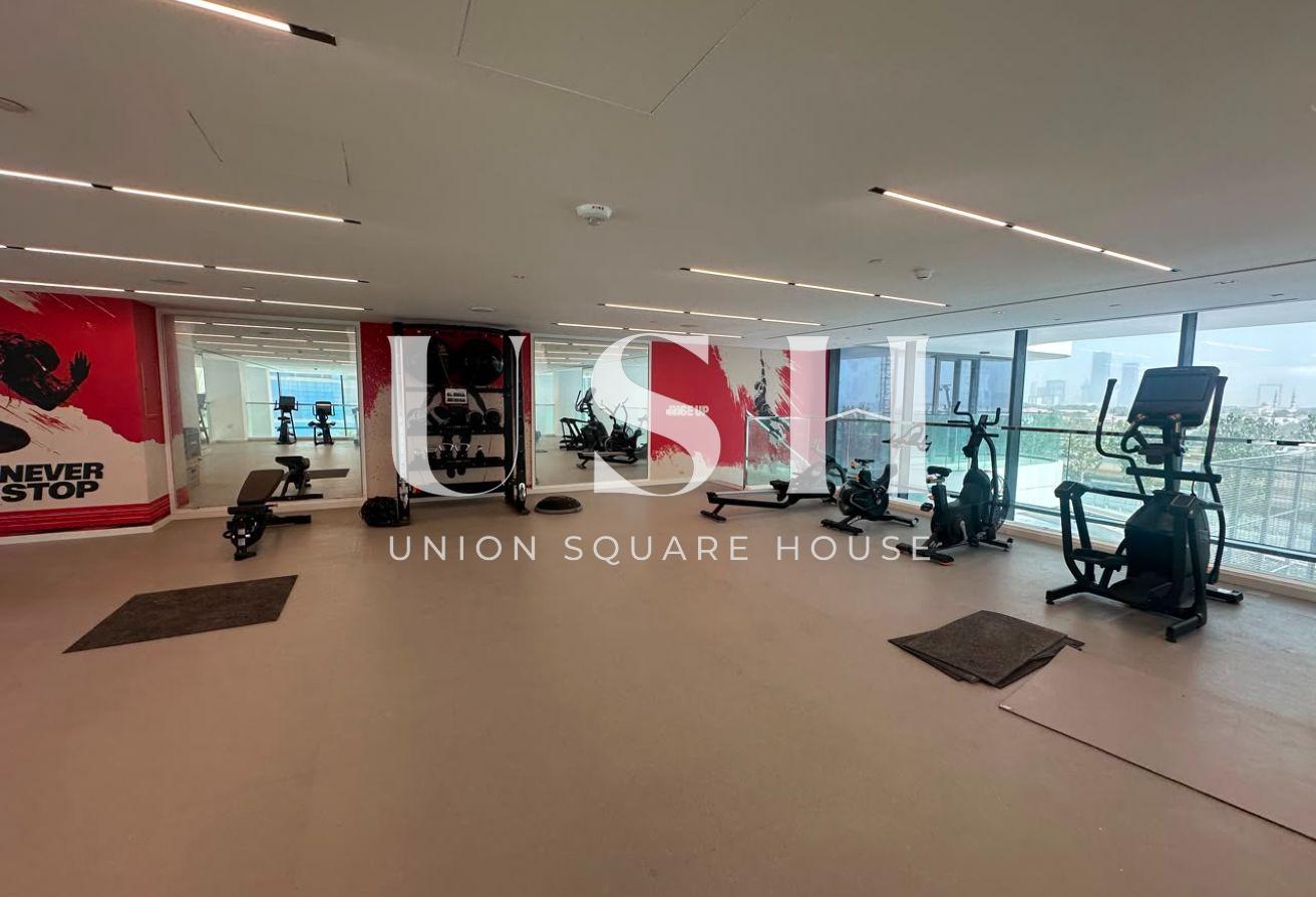 Available from 24th Sept | High Floor | Canal View photo 19
