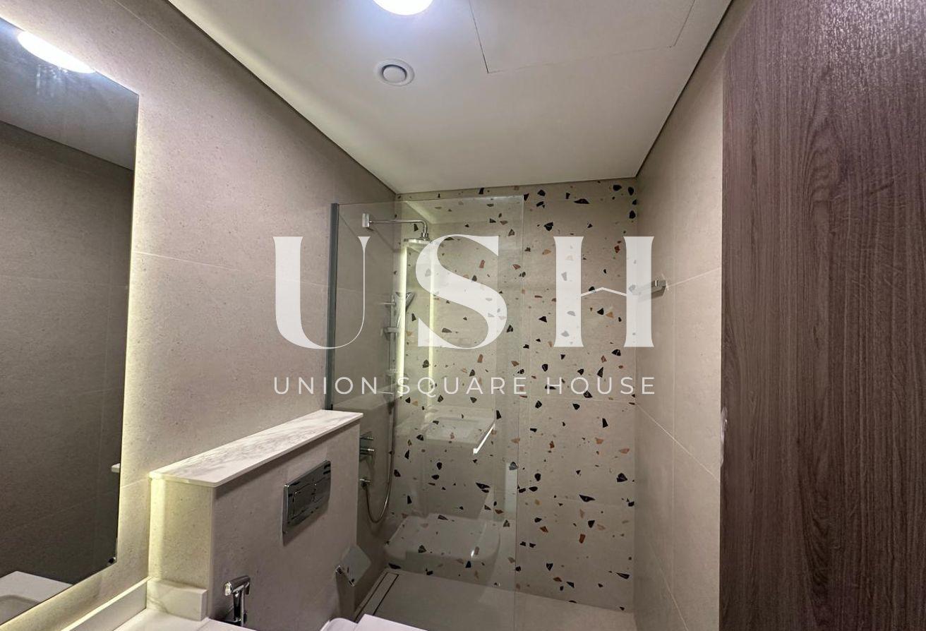 Available from 24th Sept | High Floor | Canal View photo 16