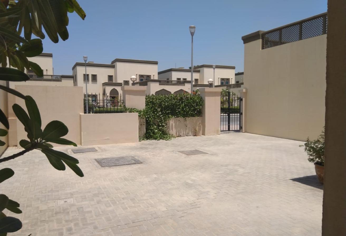 Unfurnished 3BR+Maid | independent Villa photo 3