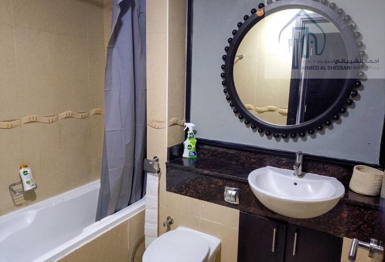 Spacious | Close To Metro |Vacant | Furnished photo 10