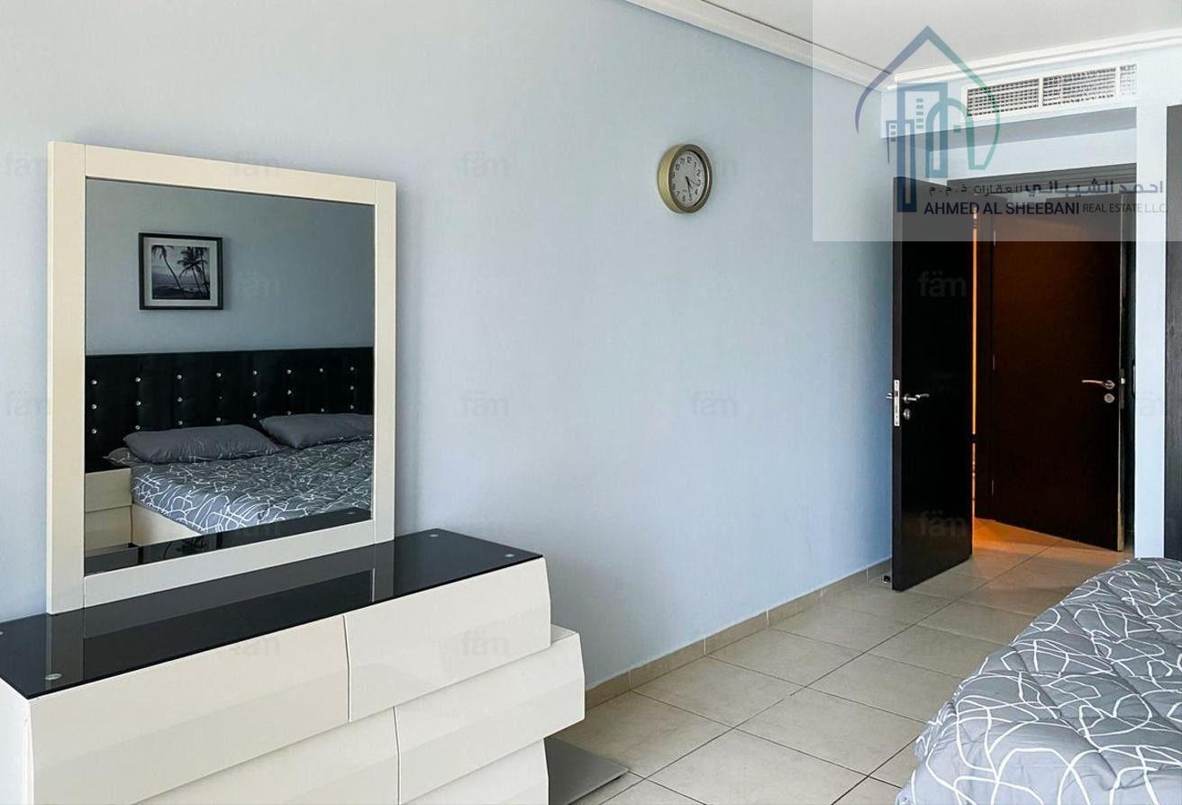 Spacious | Close To Metro |Vacant | Furnished photo 8