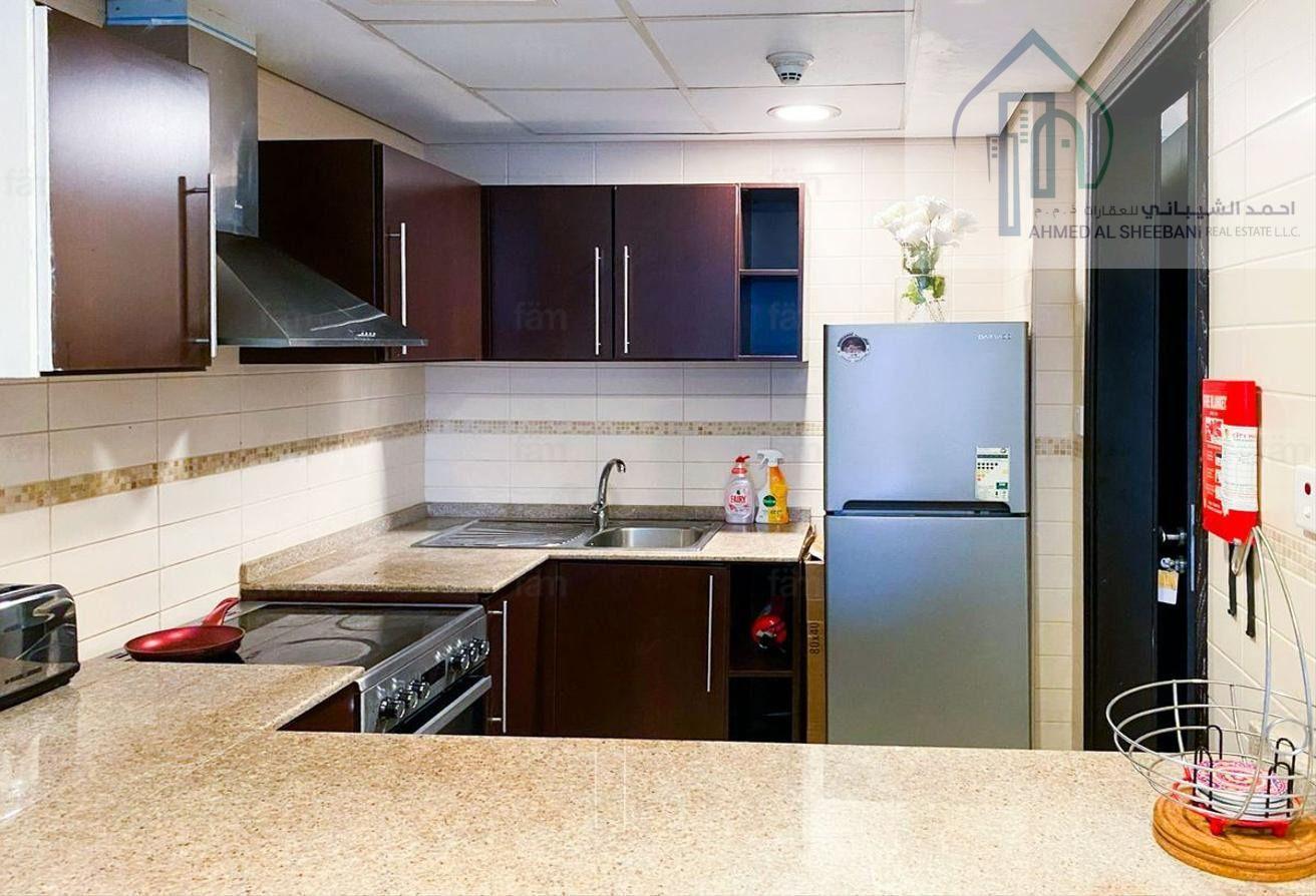 Spacious | Close To Metro |Vacant | Furnished photo 5