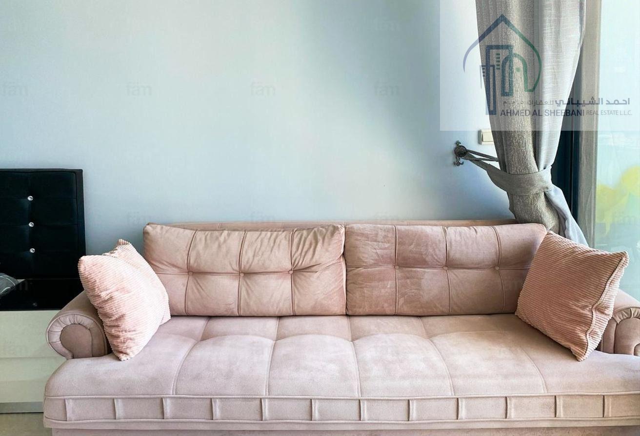 Spacious | Close To Metro |Vacant | Furnished photo 9