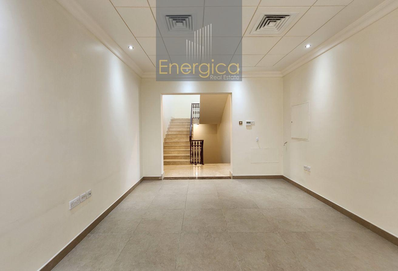 Modern 4BR Villa | Private Garden | Study Room photo 14