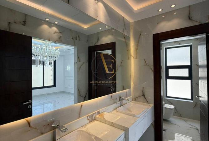 122458444 - Property Image 3