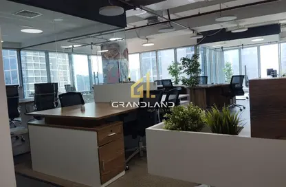 مكتب للايجار في برج أوبال - الخليج التجاري - دبي