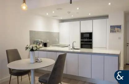 شقة - غرفة نوم - 2 حمامات للبيع في فيروايز غرب - فيروايز - ذا فيوز - دبي