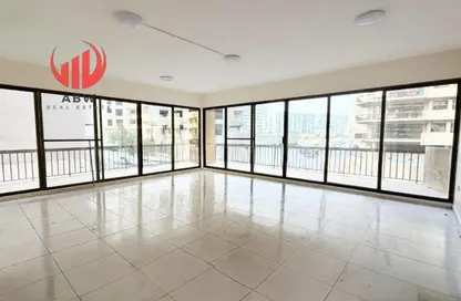 Apartment - 3 Bedrooms - 2 Bathrooms for rent in Golden Sands 1 - Al Mankhool - Bur Dubai - Dubai Apartment - 3 Bedrooms - 2 Bathrooms for rent in Golden Sands 1 - Al Mankhool - Bur Dubai - Dubai