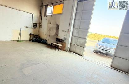 Warehouse - Studio - 1 for rent in Umm Dera - Umm Al Quwain