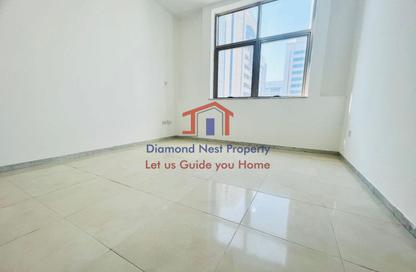 Apartment - 3 Bedrooms - 3 Bathrooms for rent in Mina Road - Tourist Club Area - Abu Dhabi