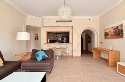 Apartment - 2 Bedrooms - 3 Bathrooms for rent in Al Das - Shoreline Apartments - Palm Jumeirah - Dubai